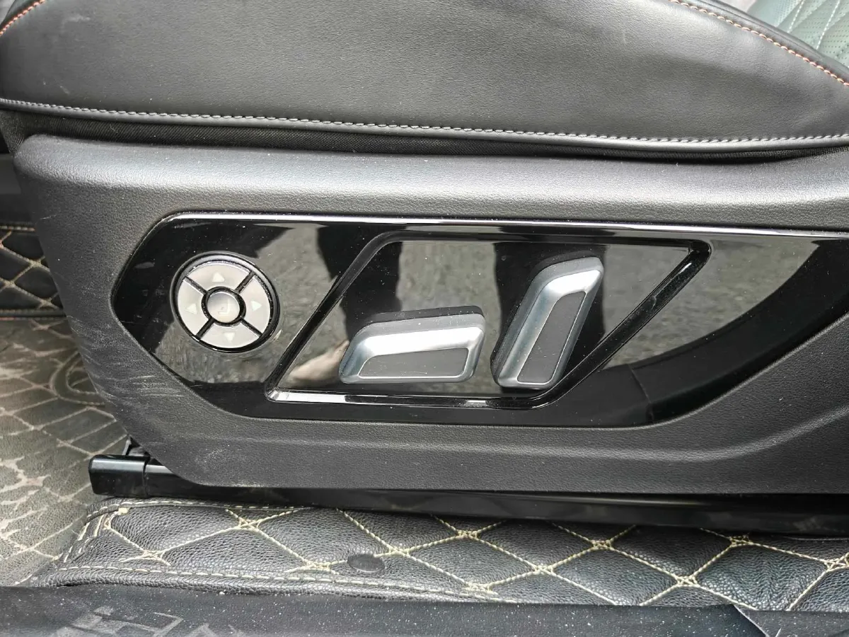 2022 WEY Latte DHT 1.5T 156HP L4 2DHT Hybrid,autocango,china used car exporter,china ev exporter,chinese used car exporter,chinese used ev exporter