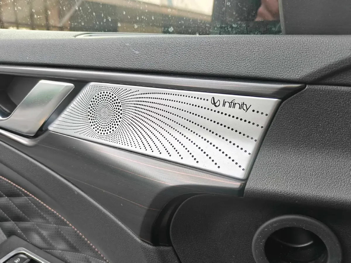 2022 WEY Latte DHT 1.5T 156HP L4 2DHT Hybrid,autocango,china used car exporter,china ev exporter,chinese used car exporter,chinese used ev exporter