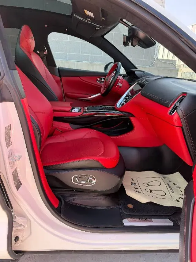 2021 Aston Martin DBX 4.0T 550HP V8 9AT,autocango,china used car exporter,china ev exporter,chinese used car exporter,chinese used ev exporter