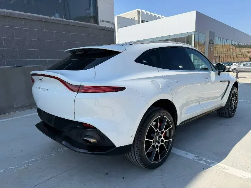 2021 Aston Martin DBX 4.0T 550HP V8 9AT,autocango,china used car exporter,china ev exporter,chinese used car exporter,chinese used ev exporter