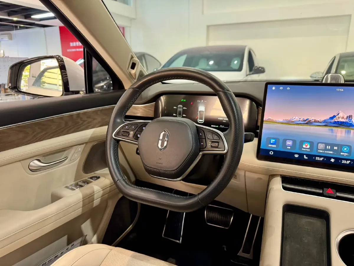 2022 Isuzu Mu-X 2.0T 220HP L4 8AT,autocango,china used car exporter,china ev exporter,chinese used car exporter,chinese used ev exporter