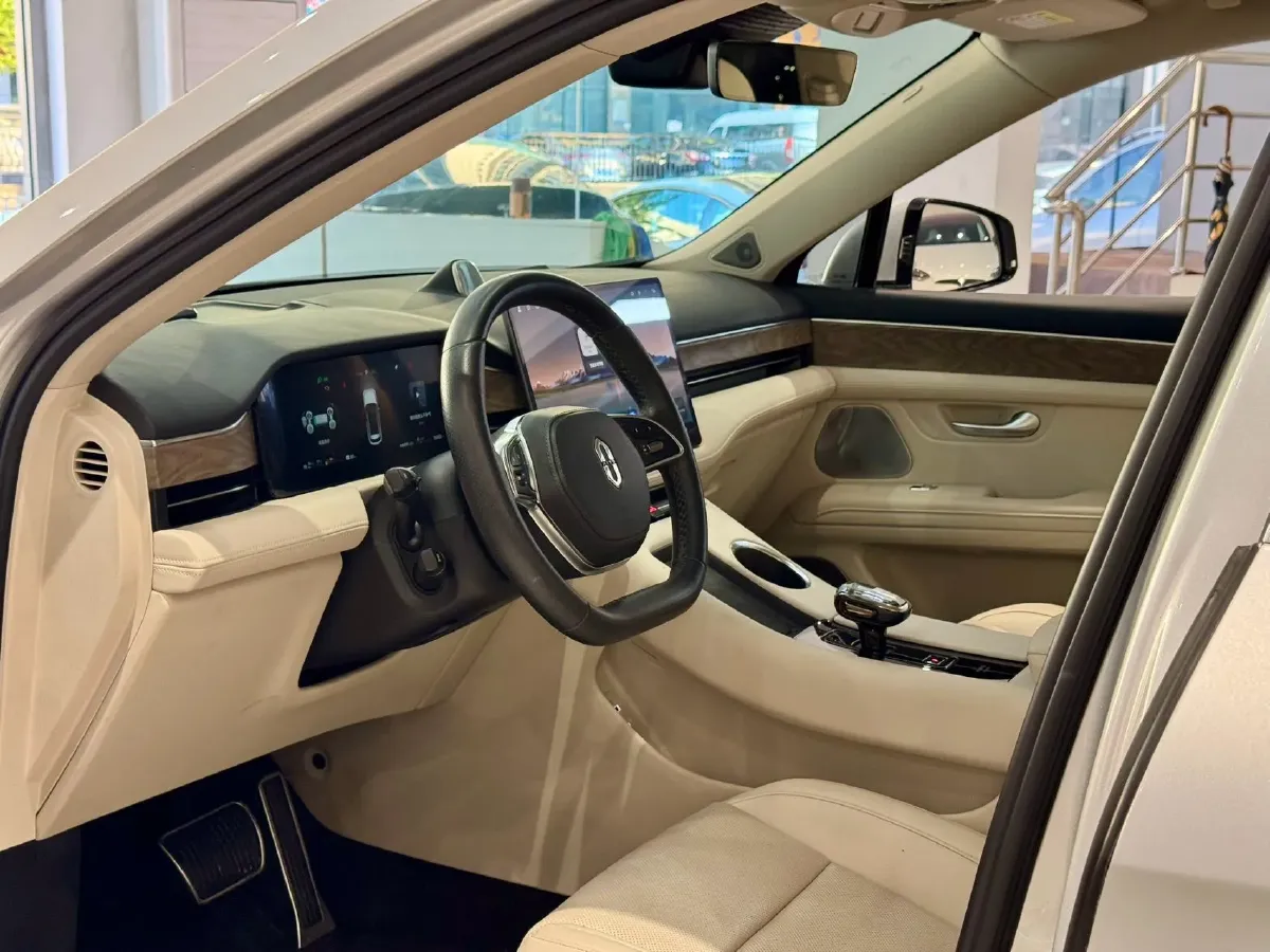 2022 Isuzu Mu-X 2.0T 220HP L4 8AT,autocango,china used car exporter,china ev exporter,chinese used car exporter,chinese used ev exporter