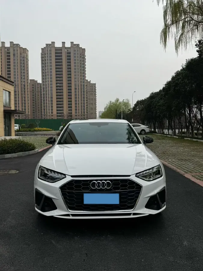 2022 Audi A4L 2.0T 190HP L4 7DCT,autocango,china used car exporter,china ev exporter,chinese used car exporter,chinese used ev exporter