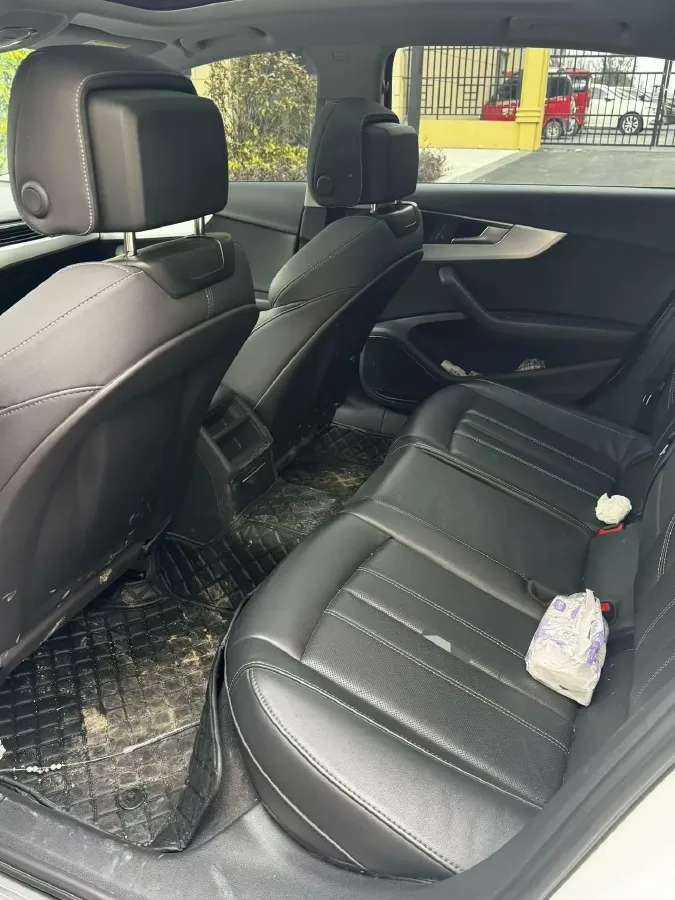 2022 Audi A4L 2.0T 190HP L4 7DCT,autocango,china used car exporter,china ev exporter,chinese used car exporter,chinese used ev exporter