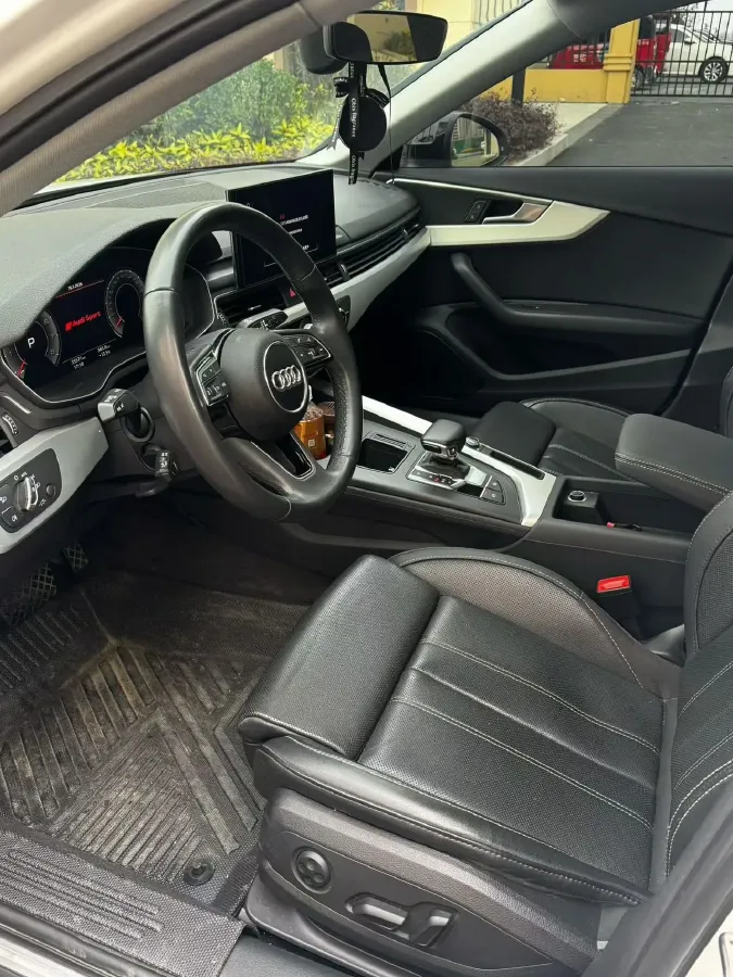 2022 Audi A4L 2.0T 190HP L4 7DCT,autocango,china used car exporter,china ev exporter,chinese used car exporter,chinese used ev exporter