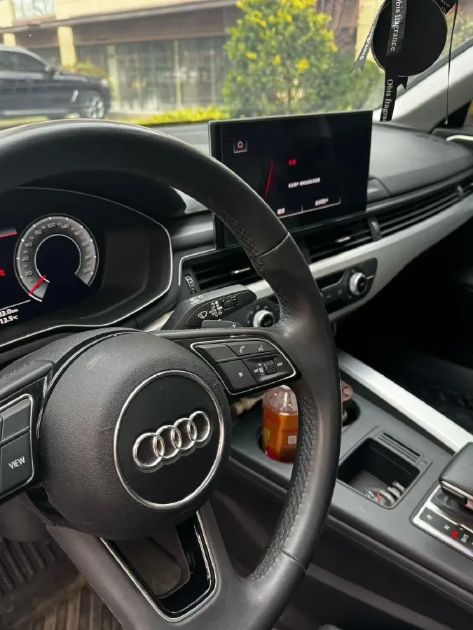 2022 Audi A4L 2.0T 190HP L4 7DCT,autocango,china used car exporter,china ev exporter,chinese used car exporter,chinese used ev exporter