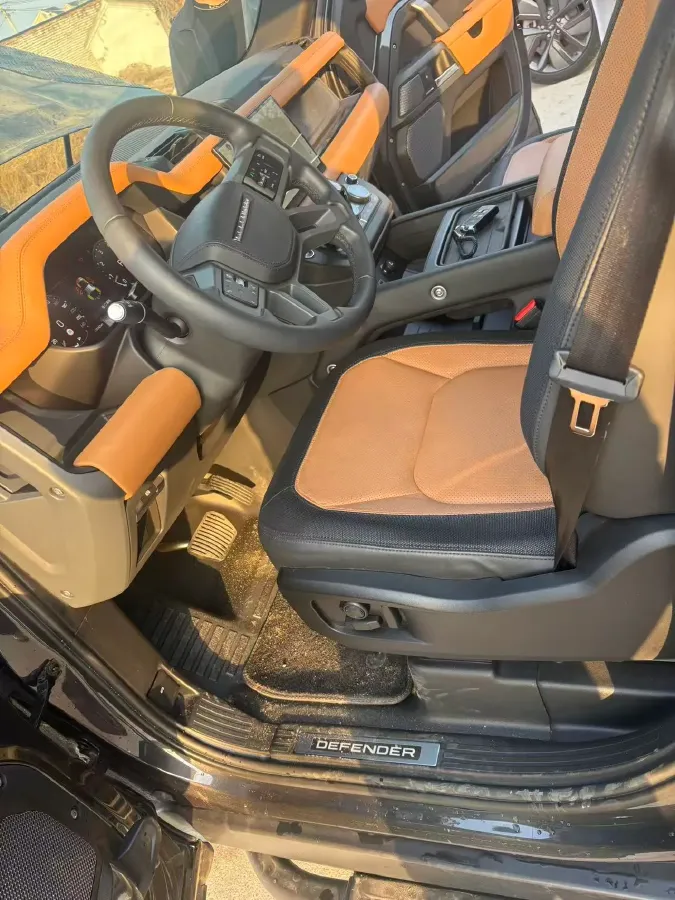 2024 Land Rover Defender 3.0T 400HP L6 8AT,autocango,china used car exporter,china ev exporter,chinese used car exporter,chinese used ev exporter
