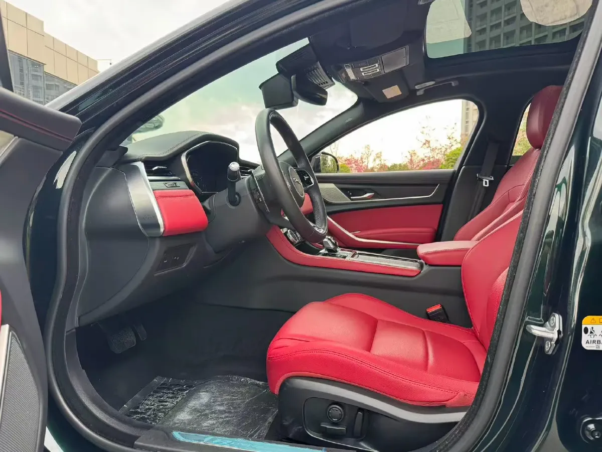 2022 Jaguar XFL 2.0T 250HP L4 8AT,autocango,china used car exporter,china ev exporter,chinese used car exporter,chinese used ev exporter