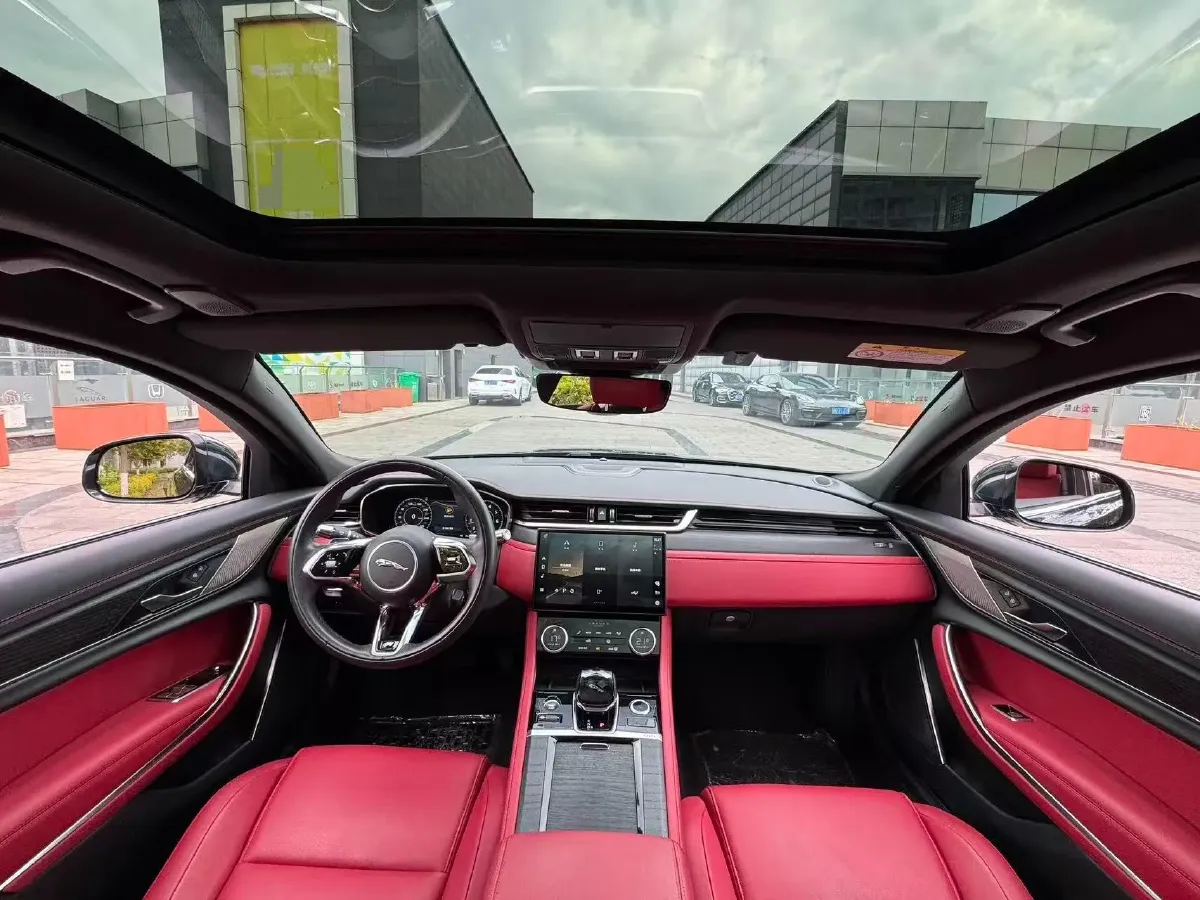 2022 Jaguar XFL 2.0T 250HP L4 8AT,autocango,china used car exporter,china ev exporter,chinese used car exporter,chinese used ev exporter