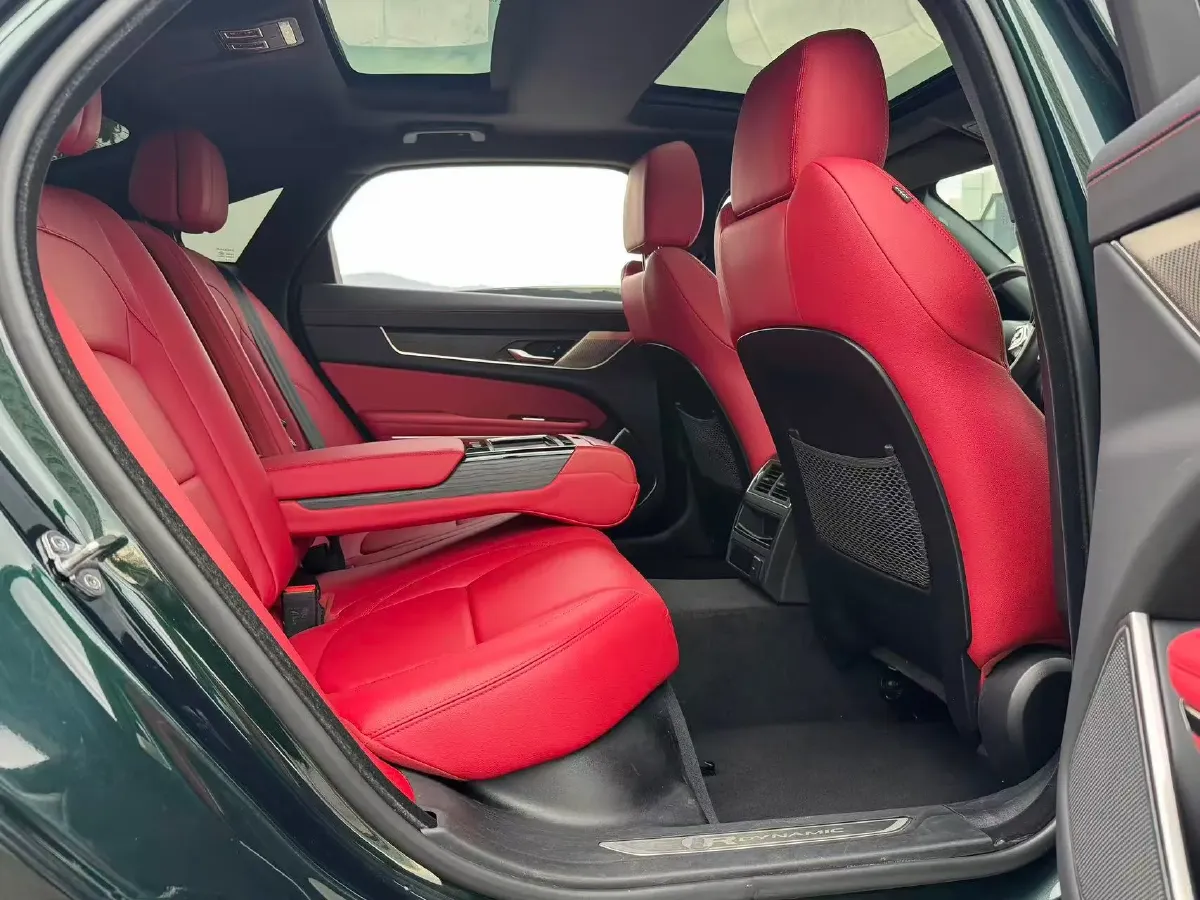 2022 Jaguar XFL 2.0T 250HP L4 8AT,autocango,china used car exporter,china ev exporter,chinese used car exporter,chinese used ev exporter