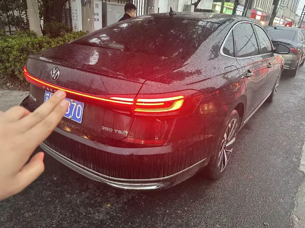 2023 Volkswagen Passat 2.0T 220HP L4 7DCT,autocango,china used car exporter,china ev exporter,chinese used car exporter,chinese used ev exporter