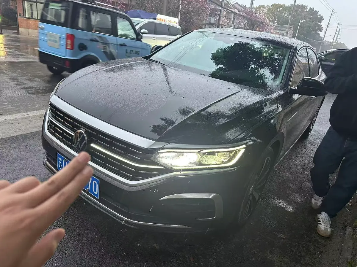 2023 Volkswagen Passat 2.0T 220HP L4 7DCT,autocango,china used car exporter,china ev exporter,chinese used car exporter,chinese used ev exporter