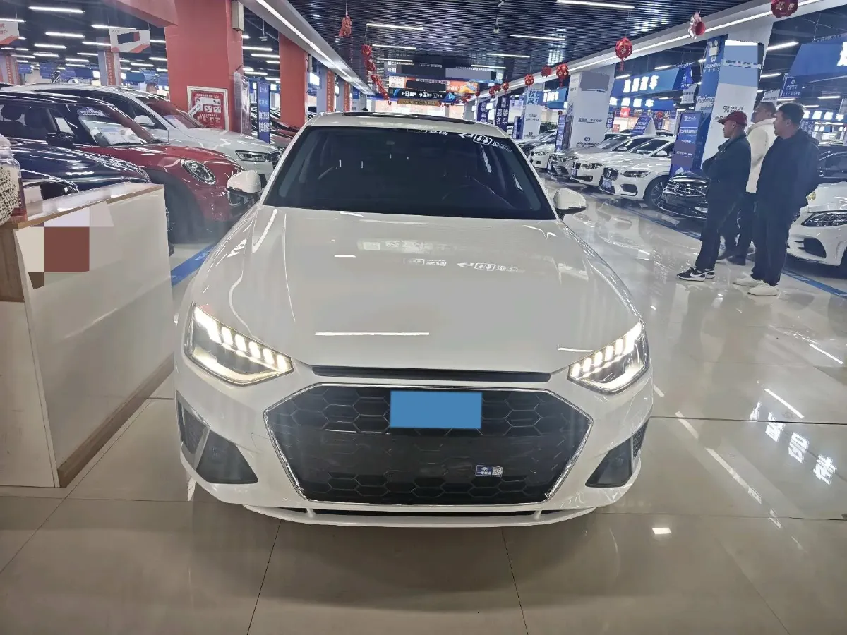 2022 Audi A4L 2.0T 190HP L4 7DCT,autocango,china used car exporter,china ev exporter,chinese used car exporter,chinese used ev exporter