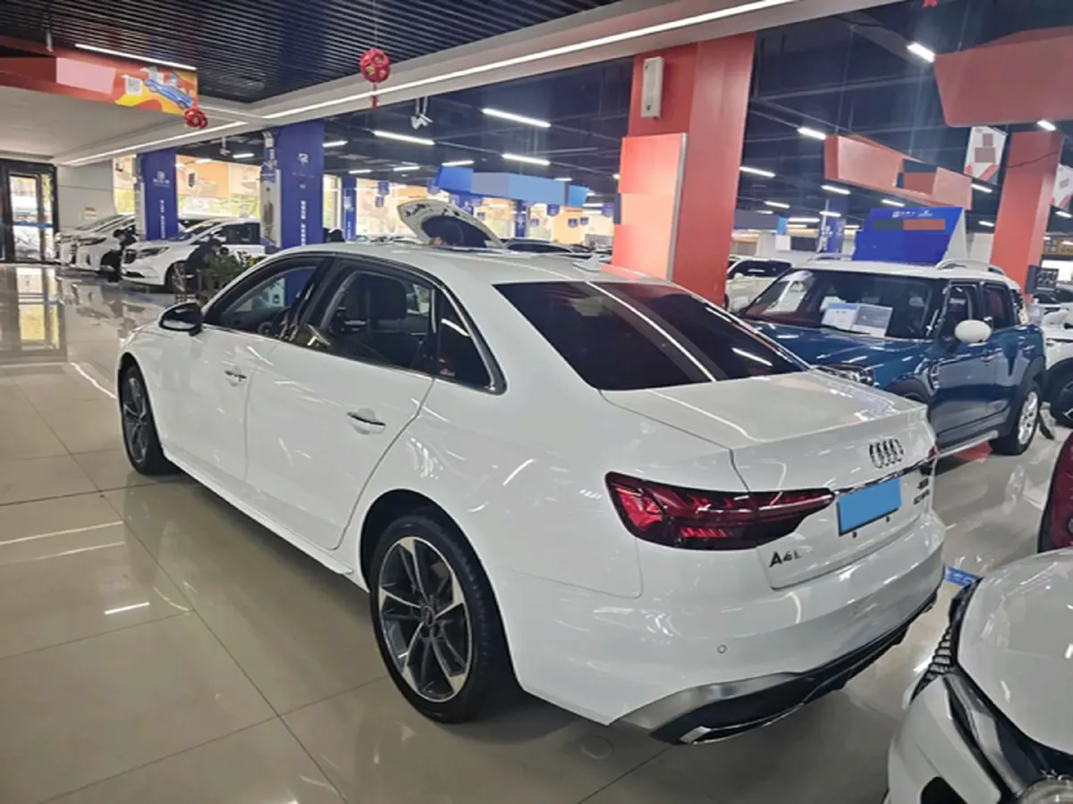 2022 Audi A4L 2.0T 190HP L4 7DCT,autocango,china used car exporter,china ev exporter,chinese used car exporter,chinese used ev exporter