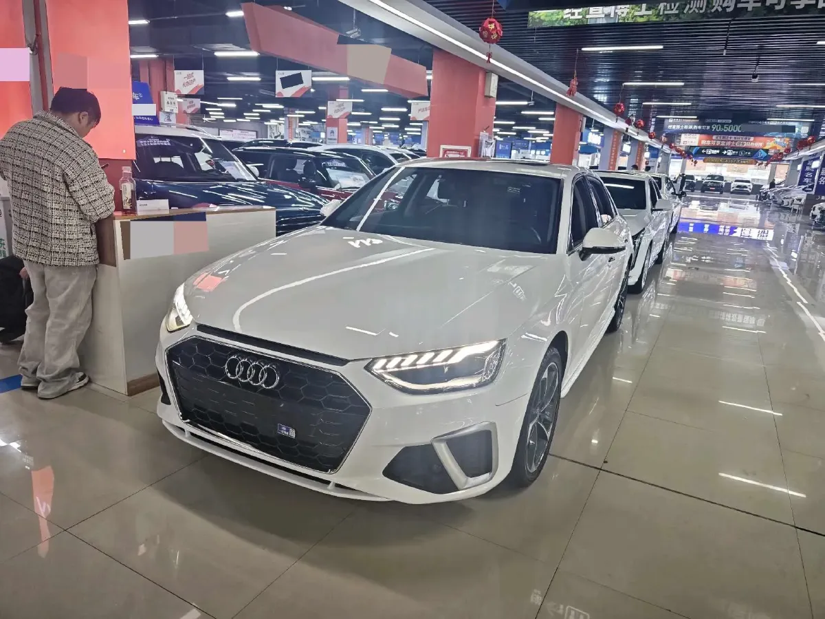 2022 Audi A4L 2.0T 190HP L4 7DCT,autocango,china used car exporter,china ev exporter,chinese used car exporter,chinese used ev exporter