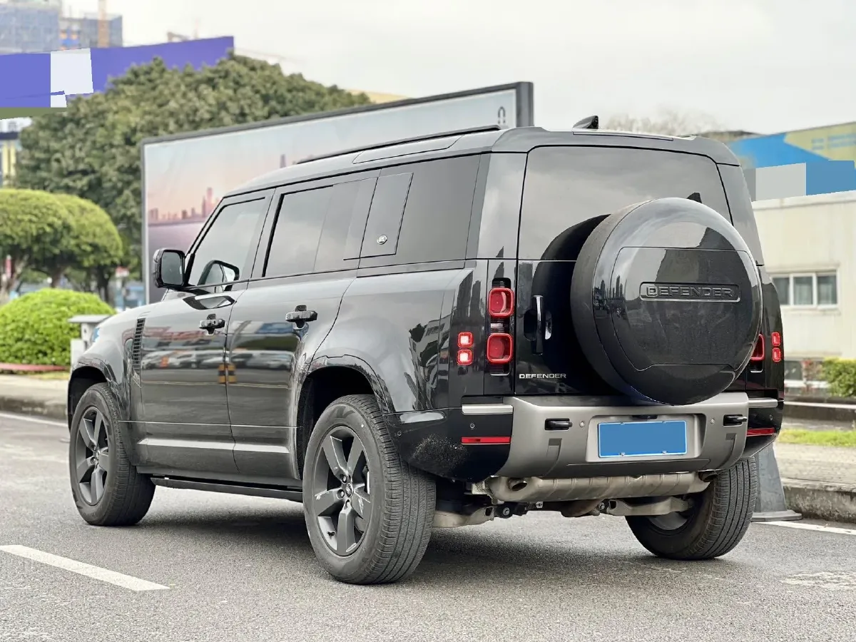2024 Land Rover Defender 3.0T 400HP L6 8AT,autocango,china used car exporter,china ev exporter,chinese used car exporter,chinese used ev exporter