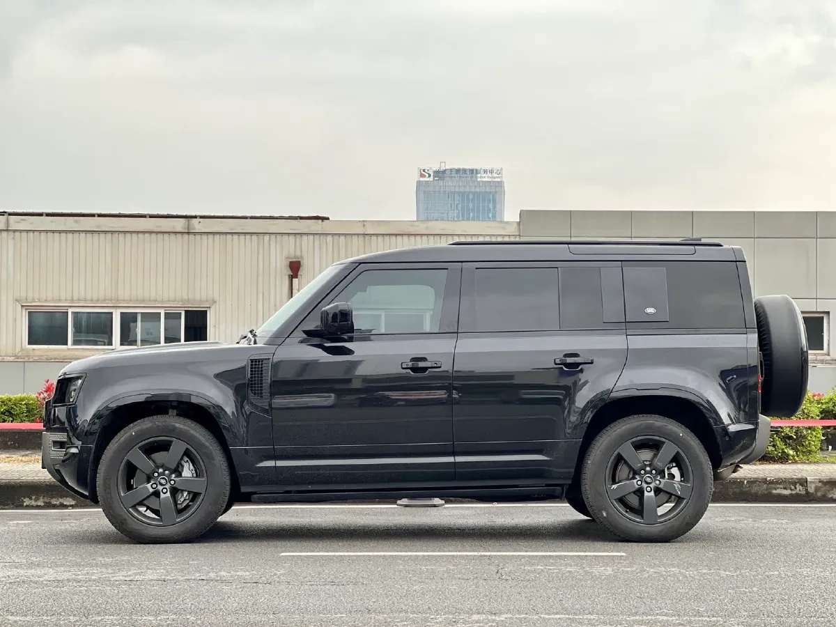 2024 Land Rover Defender 3.0T 400HP L6 8AT,autocango,china used car exporter,china ev exporter,chinese used car exporter,chinese used ev exporter