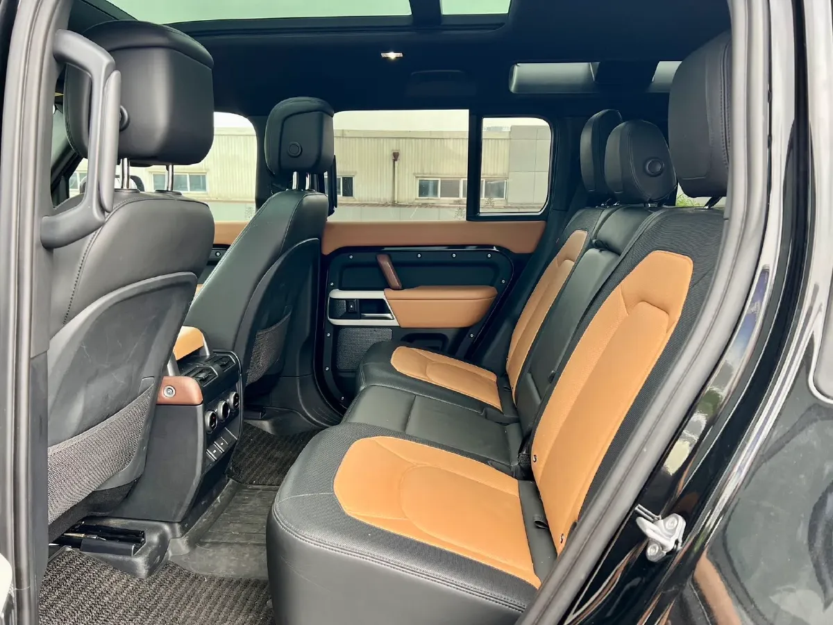 2024 Land Rover Defender 3.0T 400HP L6 8AT,autocango,china used car exporter,china ev exporter,chinese used car exporter,chinese used ev exporter