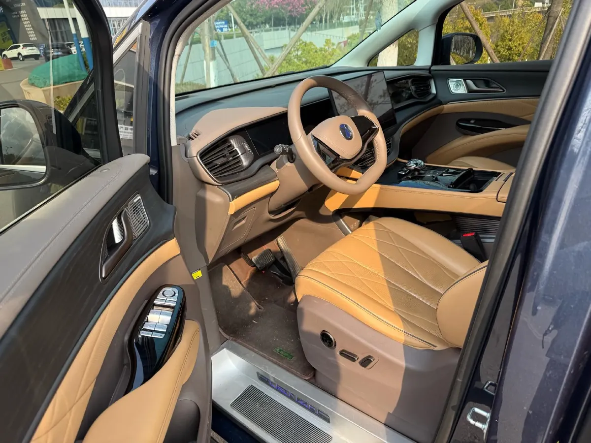 2022 Mercedes-Benz GLC Class 2.0T 197HP L4 9AT,autocango,china used car exporter,china ev exporter,chinese used car exporter,chinese used ev exporter