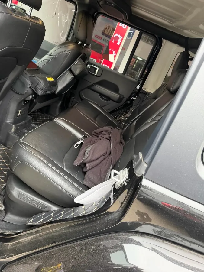 2021 Jeep Wrangler 2.0T 266HP L4 8AT PHEV 17KWH,autocango,china used car exporter,china ev exporter,chinese used car exporter,chinese used ev exporter