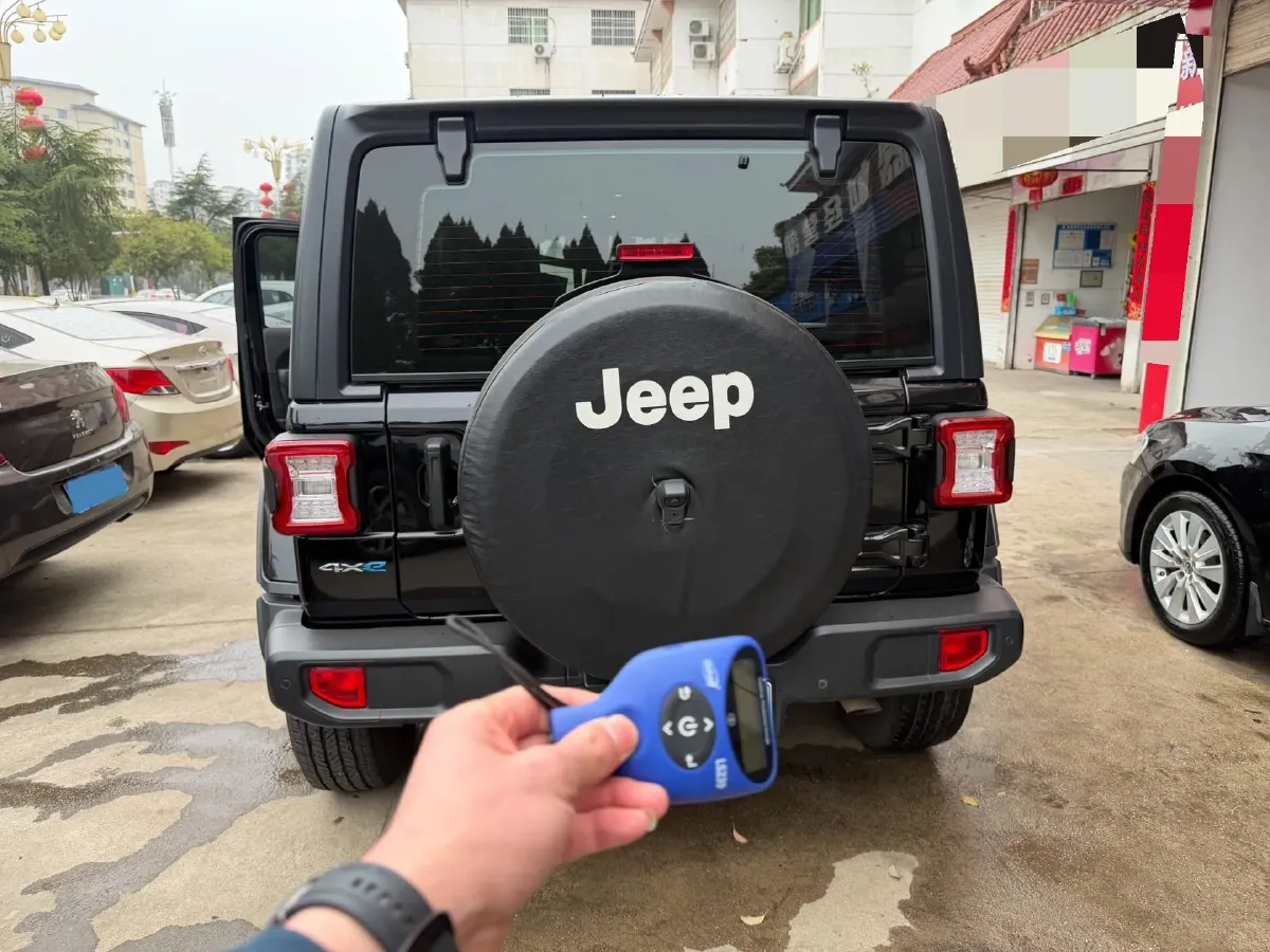 2021 Jeep Wrangler 2.0T 266HP L4 8AT PHEV 17KWH,autocango,china used car exporter,china ev exporter,chinese used car exporter,chinese used ev exporter