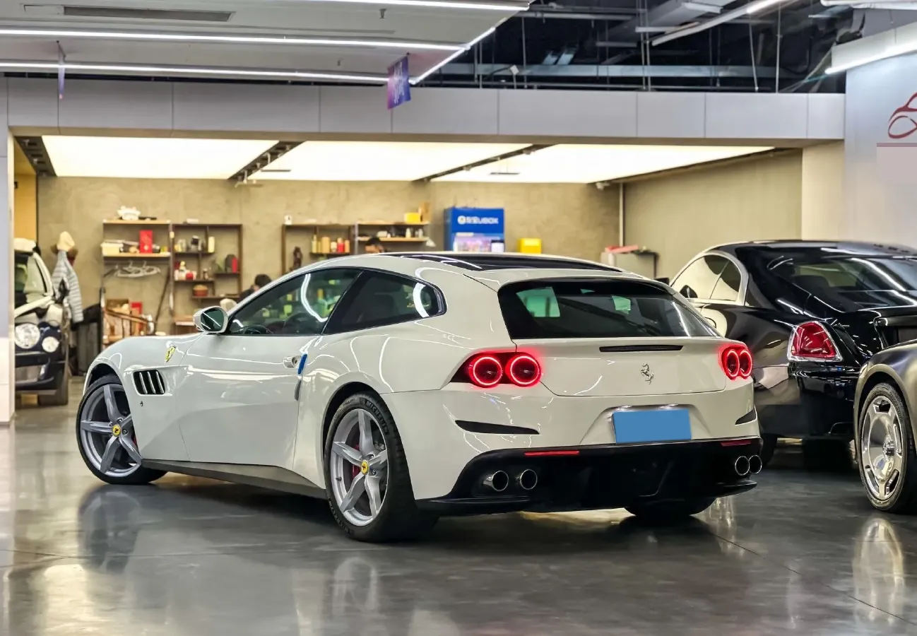 2017 Ferrari GTC4 Lusso 3.9T 609HP V8 7DCT,autocango,china used car exporter,china ev exporter,chinese used car exporter,chinese used ev exporter