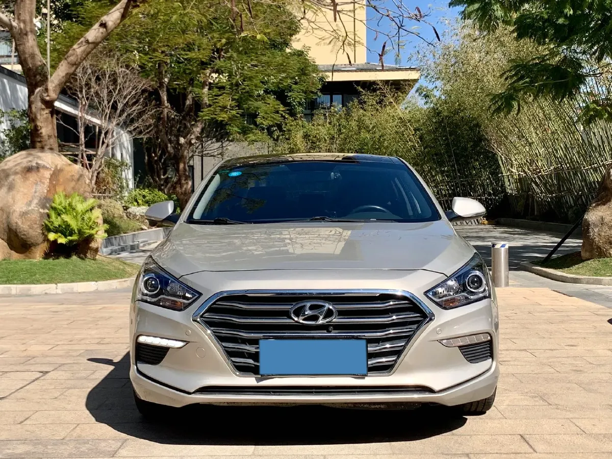 2017 Hyundai Mistra 1.6T 175HP L4 7DCT,autocango,china used car exporter,china ev exporter,chinese used car exporter,chinese used ev exporter