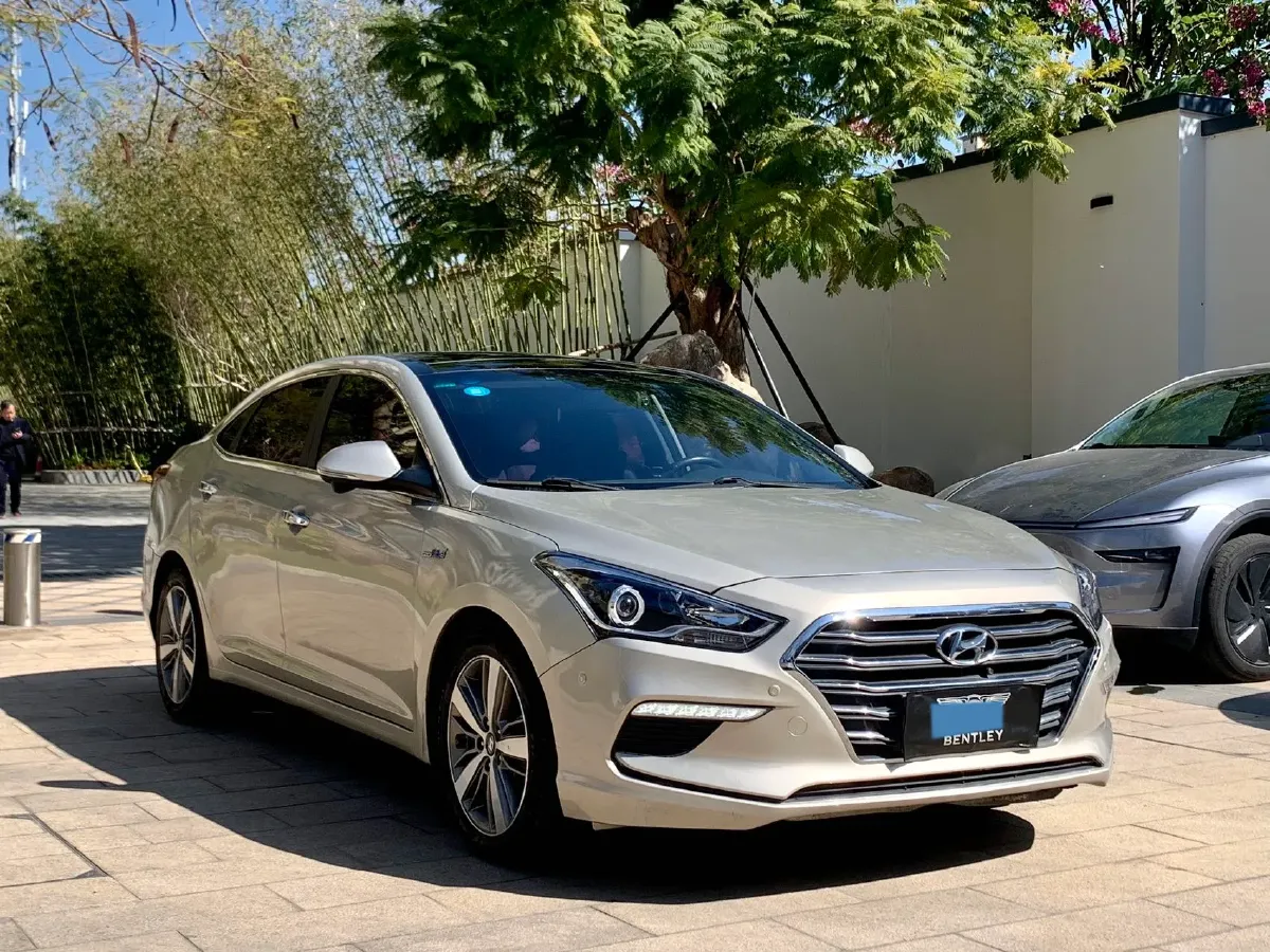 2017 Hyundai Mistra 1.6T 175HP L4 7DCT,autocango,china used car exporter,china ev exporter,chinese used car exporter,chinese used ev exporter
