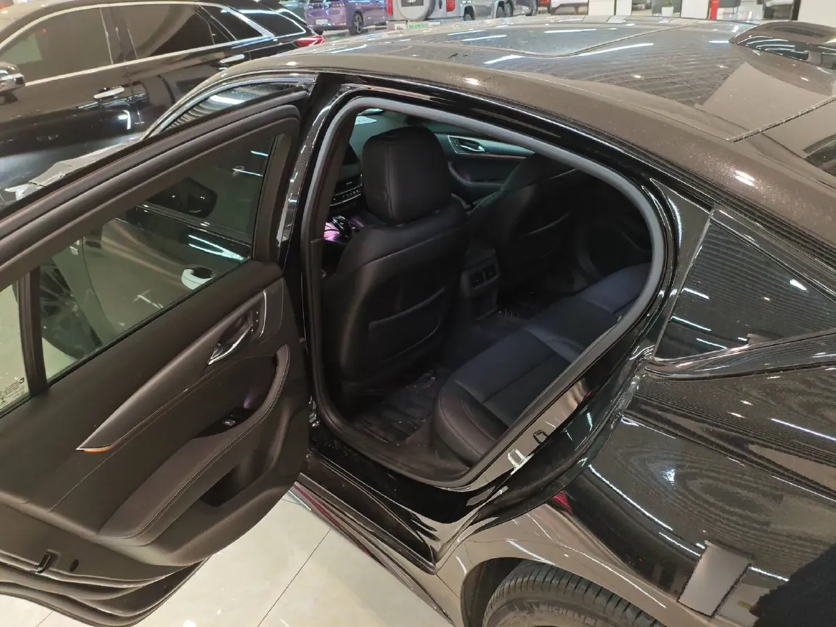 2025 Cadillac CT5 2.0T 237HP L4 10AT,autocango,china used car exporter,china ev exporter,chinese used car exporter,chinese used ev exporter