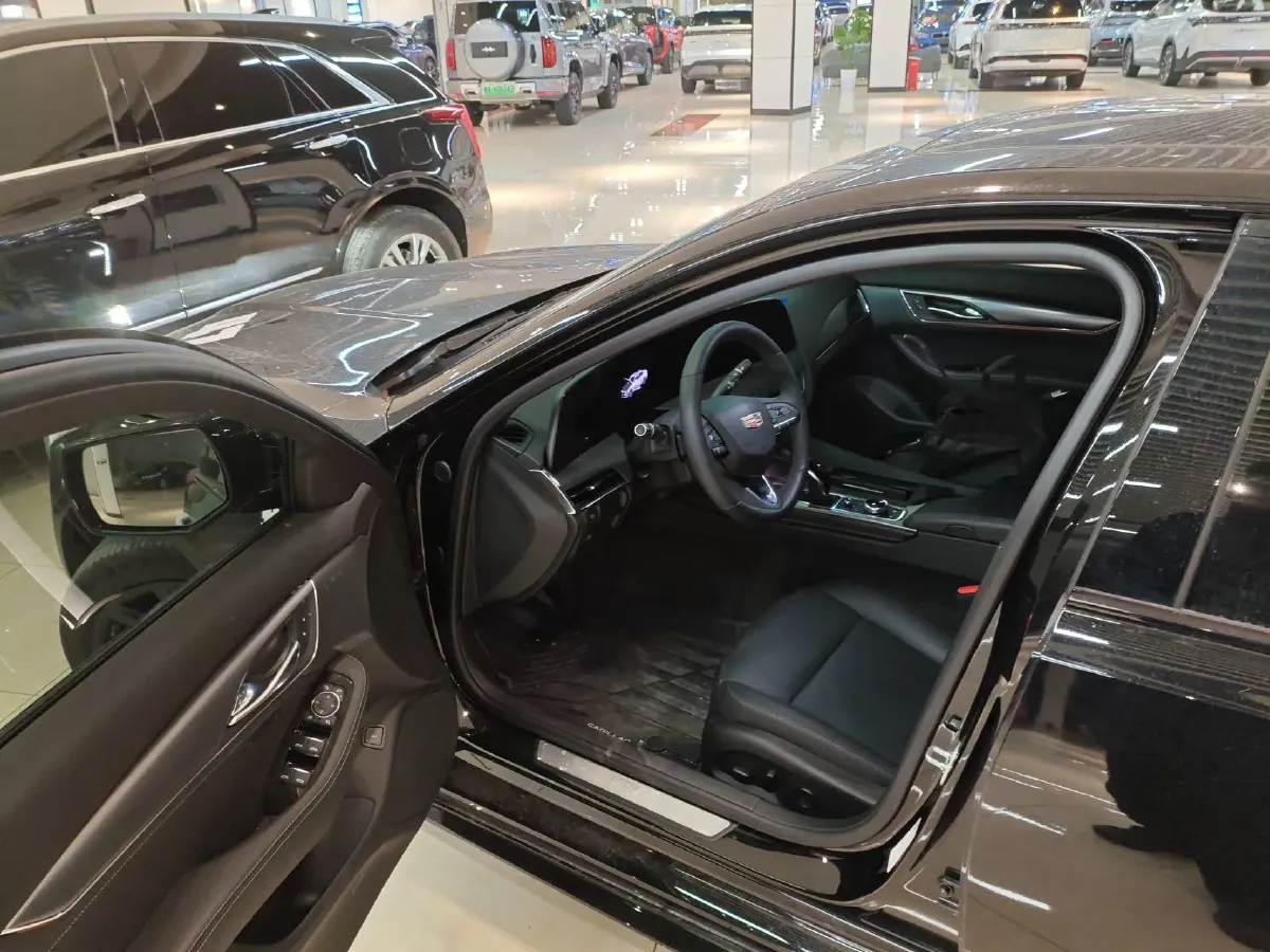 2025 Cadillac CT5 2.0T 237HP L4 10AT,autocango,china used car exporter,china ev exporter,chinese used car exporter,chinese used ev exporter