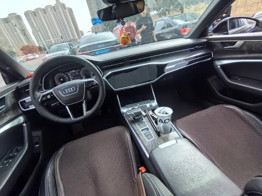 2020 Audi A6L 2.0T 190HP L4 7DCT,autocango,china used car exporter,china ev exporter,chinese used car exporter,chinese used ev exporter