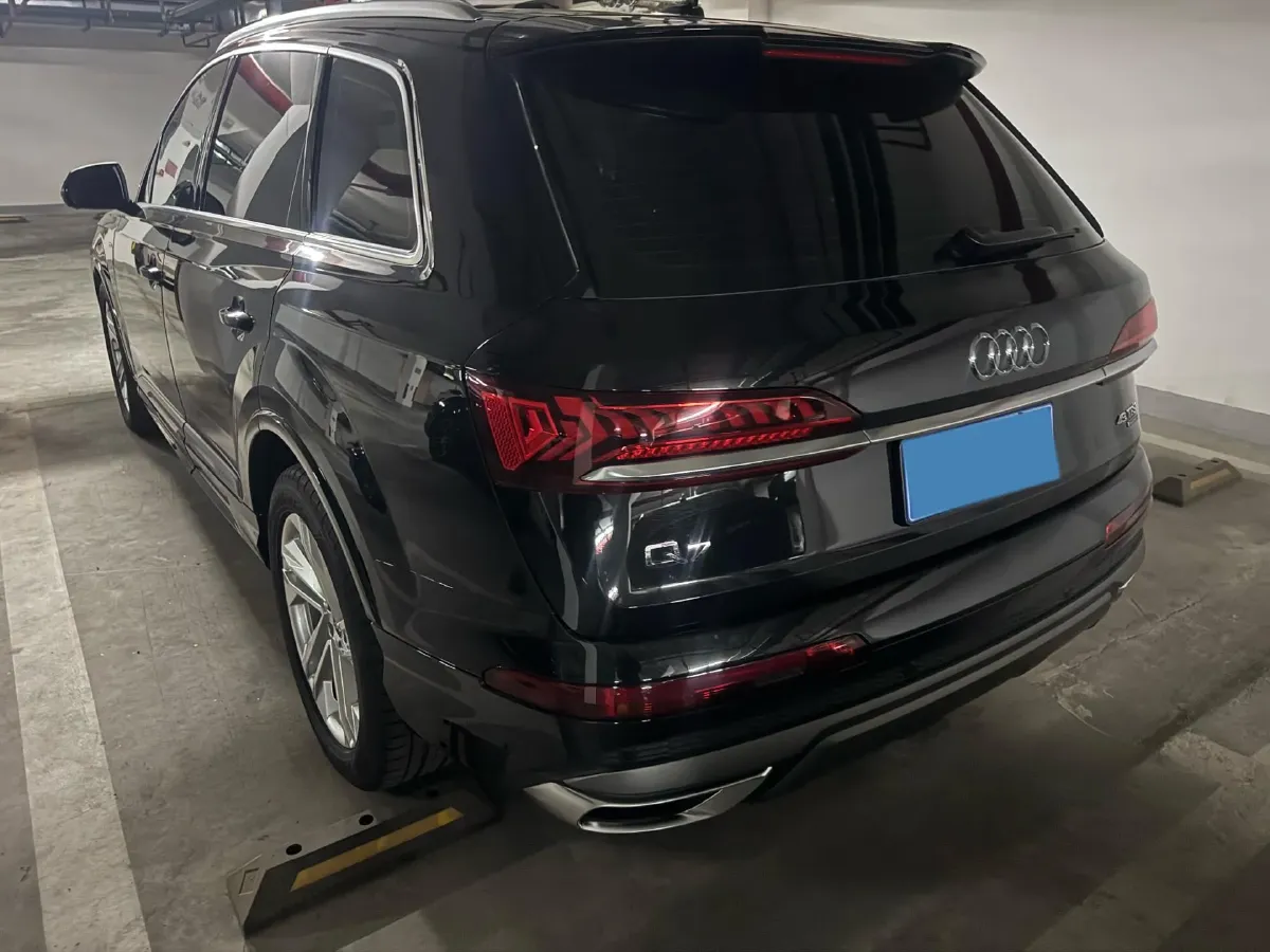 2023 Audi Q7 2.0T 265HP L4 8AT,autocango,china used car exporter,china ev exporter,chinese used car exporter,chinese used ev exporter