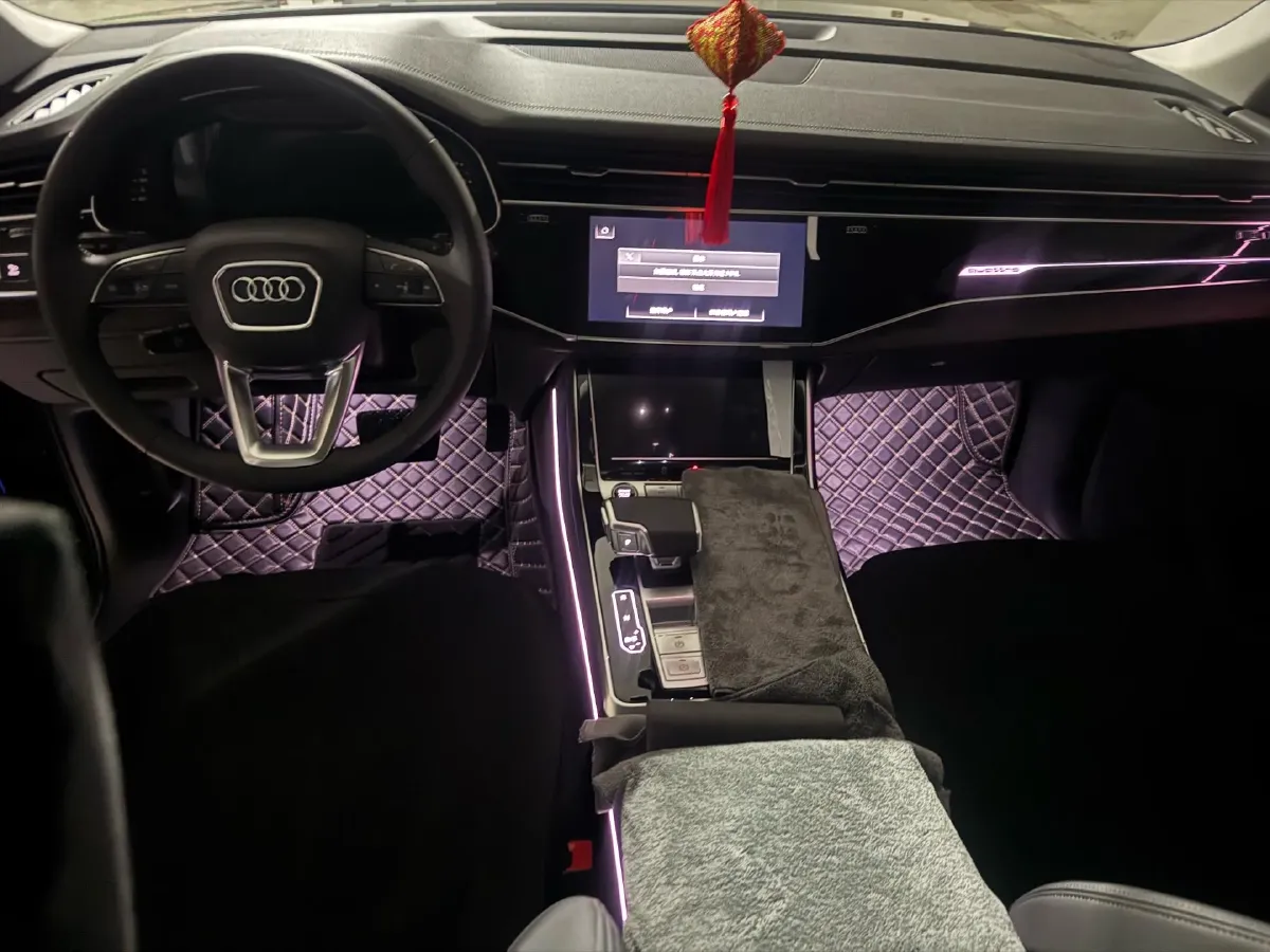 2023 Audi Q7 2.0T 265HP L4 8AT,autocango,china used car exporter,china ev exporter,chinese used car exporter,chinese used ev exporter