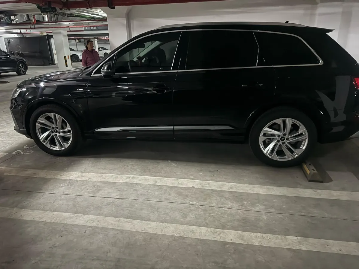 2023 Audi Q7 2.0T 265HP L4 8AT,autocango,china used car exporter,china ev exporter,chinese used car exporter,chinese used ev exporter