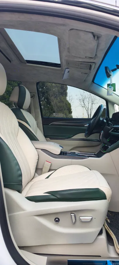 2023 Buick GL8 2.0T 237HP L4 9AT,autocango,china used car exporter,china ev exporter,chinese used car exporter,chinese used ev exporter