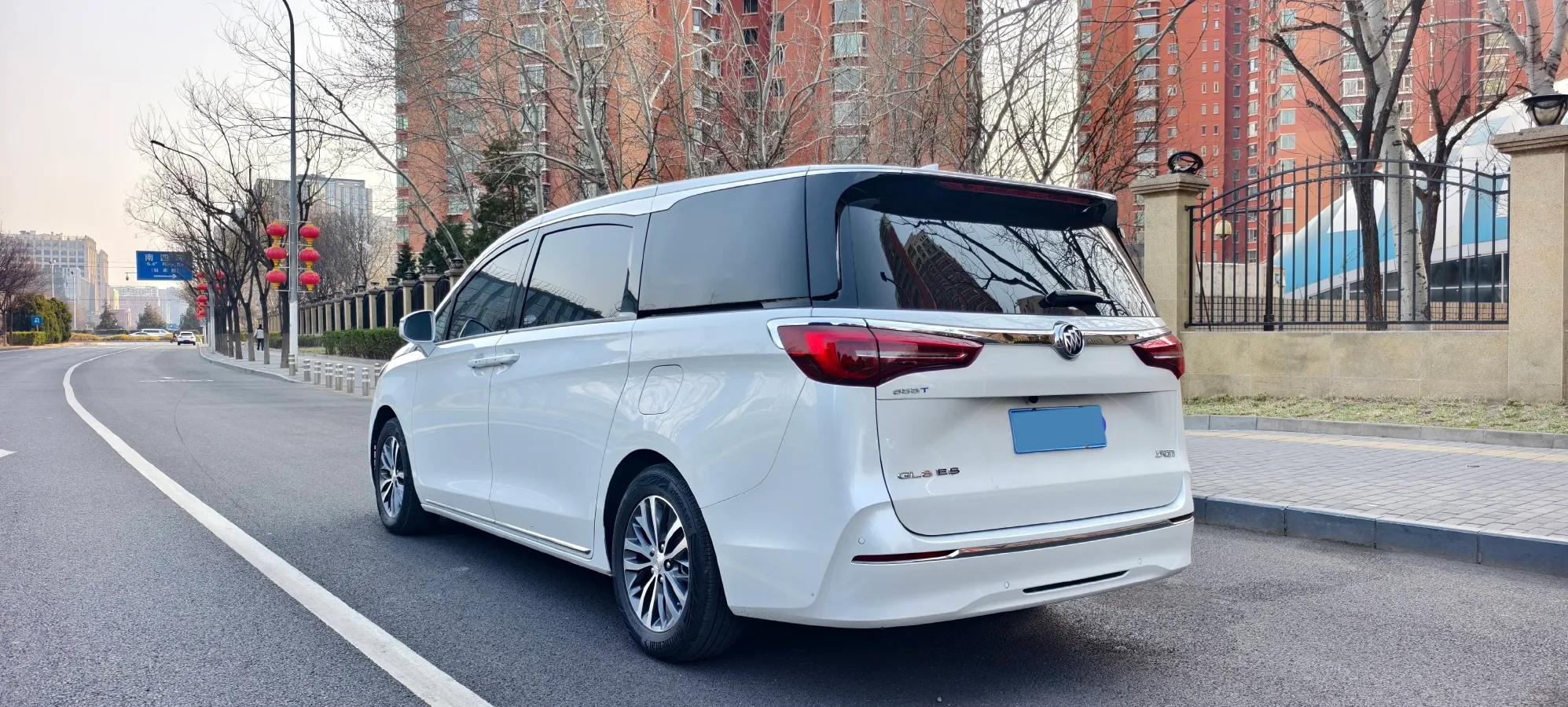 2023 Buick GL8 2.0T 237HP L4 9AT,autocango,china used car exporter,china ev exporter,chinese used car exporter,chinese used ev exporter