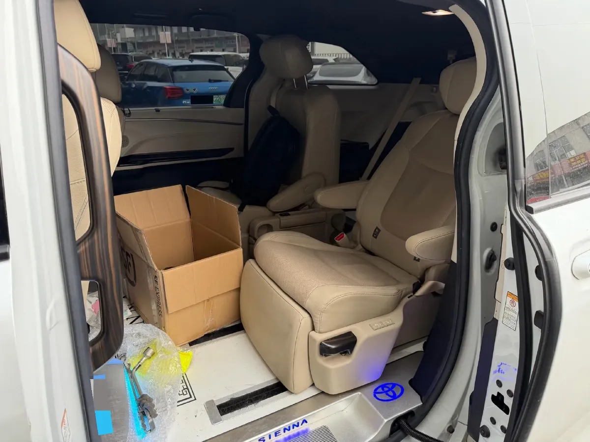 2021 Toyota Sienna 2.5L 192HP L4 E-CVT Hybrid,autocango,china used car exporter,china ev exporter,chinese used car exporter,chinese used ev exporter