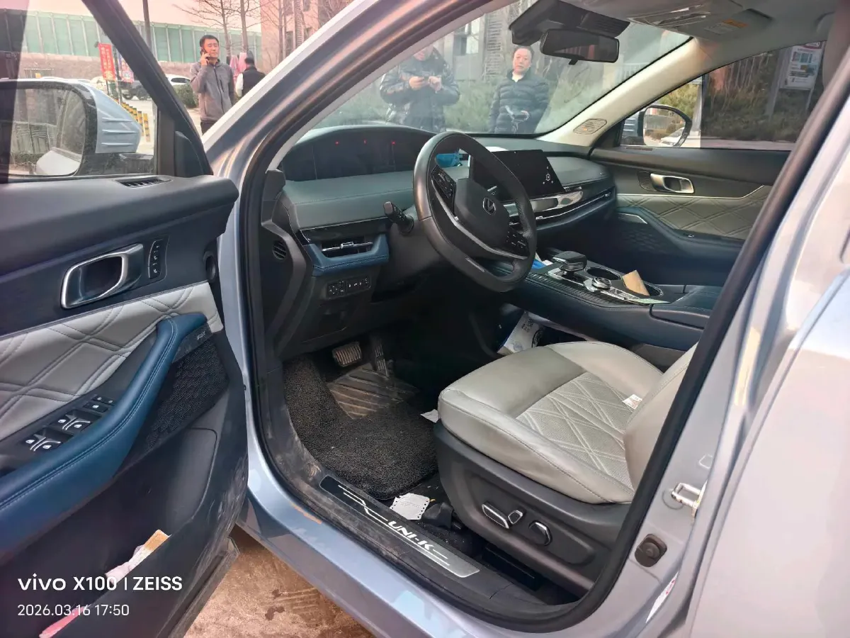 2023 ChangAn UNI-K iDD 1.5T 170HP L4 6TCT PHEV 28.39KWH,autocango,china used car exporter,china ev exporter,chinese used car exporter,chinese used ev exporter