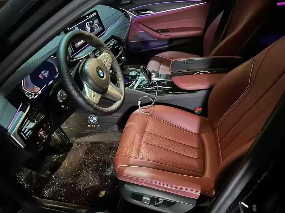 2023 BMW 5 Series 2.0T 245HP L4 8AT,autocango,china used car exporter,china ev exporter,chinese used car exporter,chinese used ev exporter