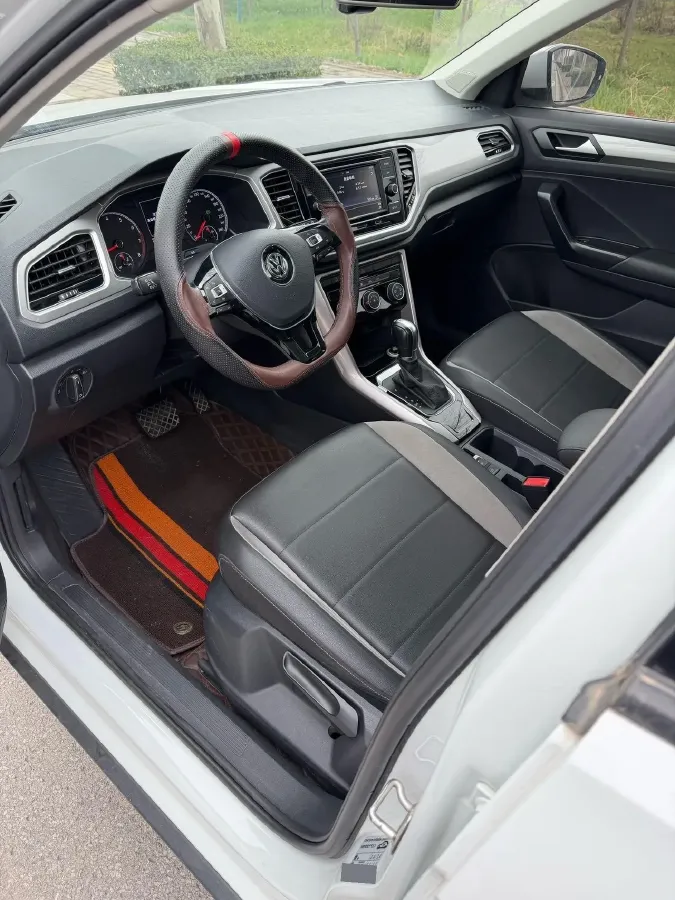 2021 Volkswagen T-Roc 1.4T 150HP L4 7DCT,autocango,china used car exporter,china ev exporter,chinese used car exporter,chinese used ev exporter