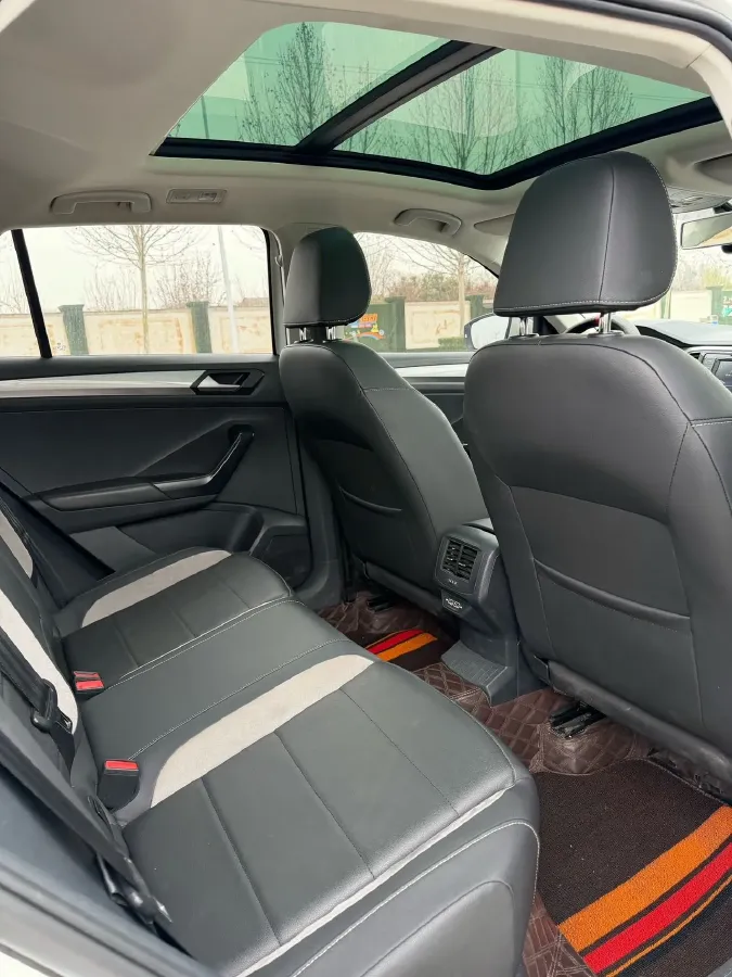 2021 Volkswagen T-Roc 1.4T 150HP L4 7DCT,autocango,china used car exporter,china ev exporter,chinese used car exporter,chinese used ev exporter