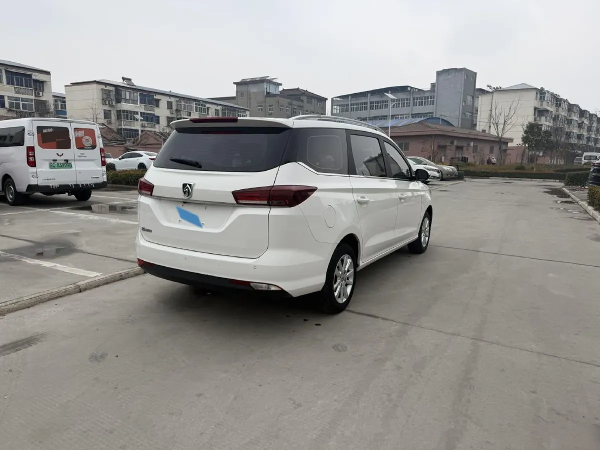 2019 BaoJun 360 1.5L 105HP L4 6MT,autocango,china used car exporter,china ev exporter,chinese used car exporter,chinese used ev exporter