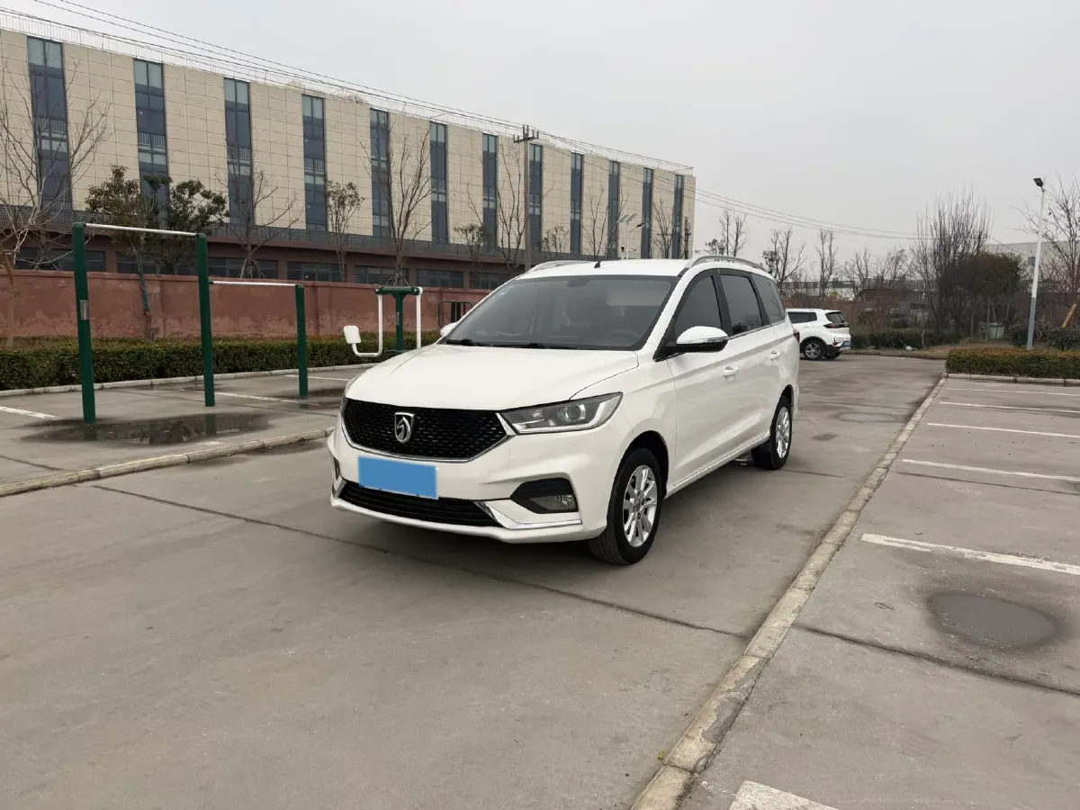 2019 BaoJun 360 1.5L 105HP L4 6MT,autocango,china used car exporter,china ev exporter,chinese used car exporter,chinese used ev exporter