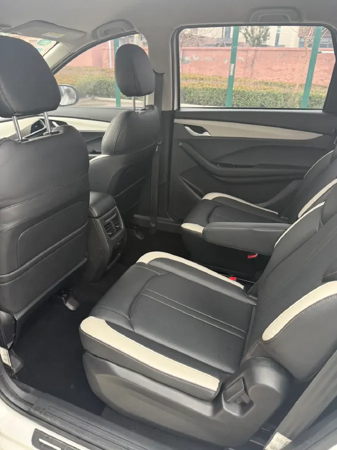 2019 BaoJun 360 1.5L 105HP L4 6MT,autocango,china used car exporter,china ev exporter,chinese used car exporter,chinese used ev exporter