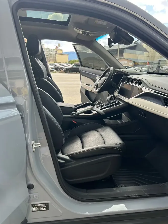 2022 Geely Azkarra 1.8T 184HP L4 7DCT,autocango,china used car exporter,china ev exporter,chinese used car exporter,chinese used ev exporter