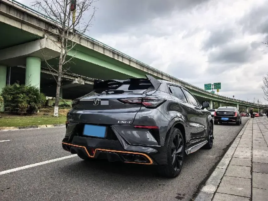 2022 ChangAn UNI-T 1.5T 188HP L4 7DCT,autocango,china used car exporter,china ev exporter,chinese used car exporter,chinese used ev exporter