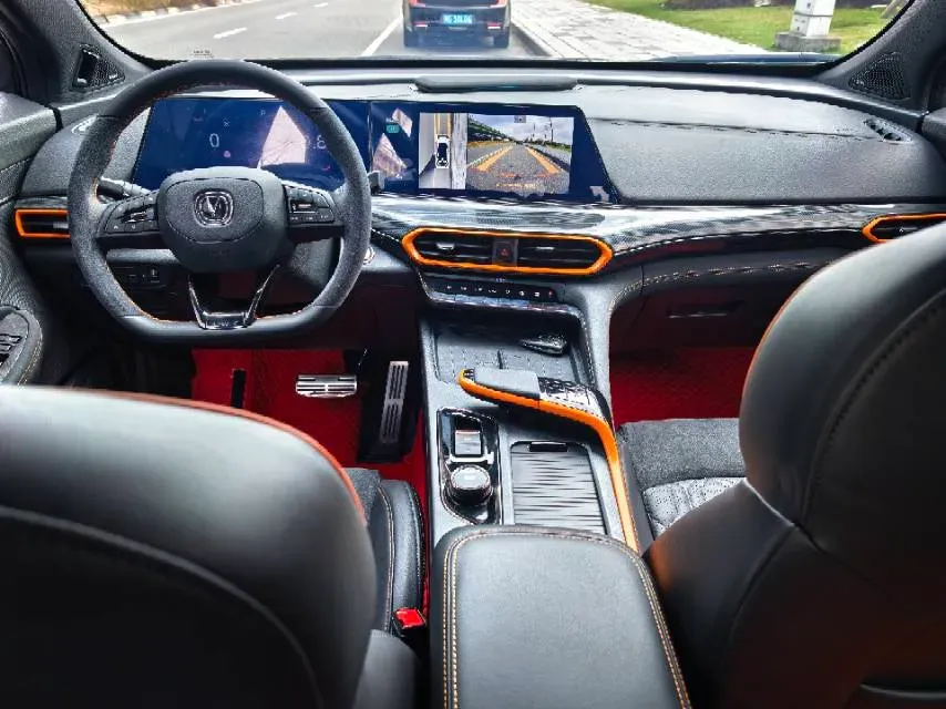 2022 ChangAn UNI-T 1.5T 188HP L4 7DCT,autocango,china used car exporter,china ev exporter,chinese used car exporter,chinese used ev exporter