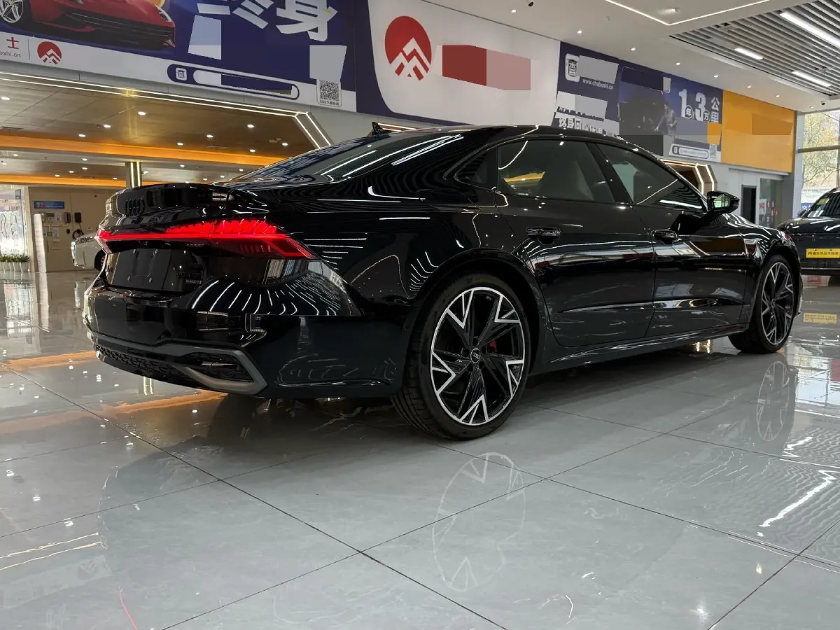 2025 Audi A7L 2.0T 245HP L4 7DCT,autocango,china used car exporter,china ev exporter,chinese used car exporter,chinese used ev exporter
