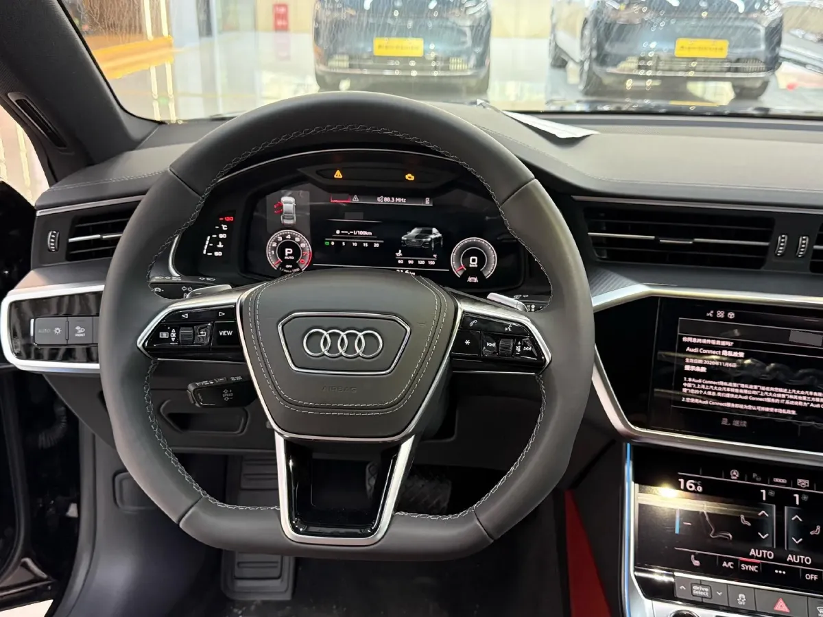 2025 Audi A7L 2.0T 245HP L4 7DCT,autocango,china used car exporter,china ev exporter,chinese used car exporter,chinese used ev exporter