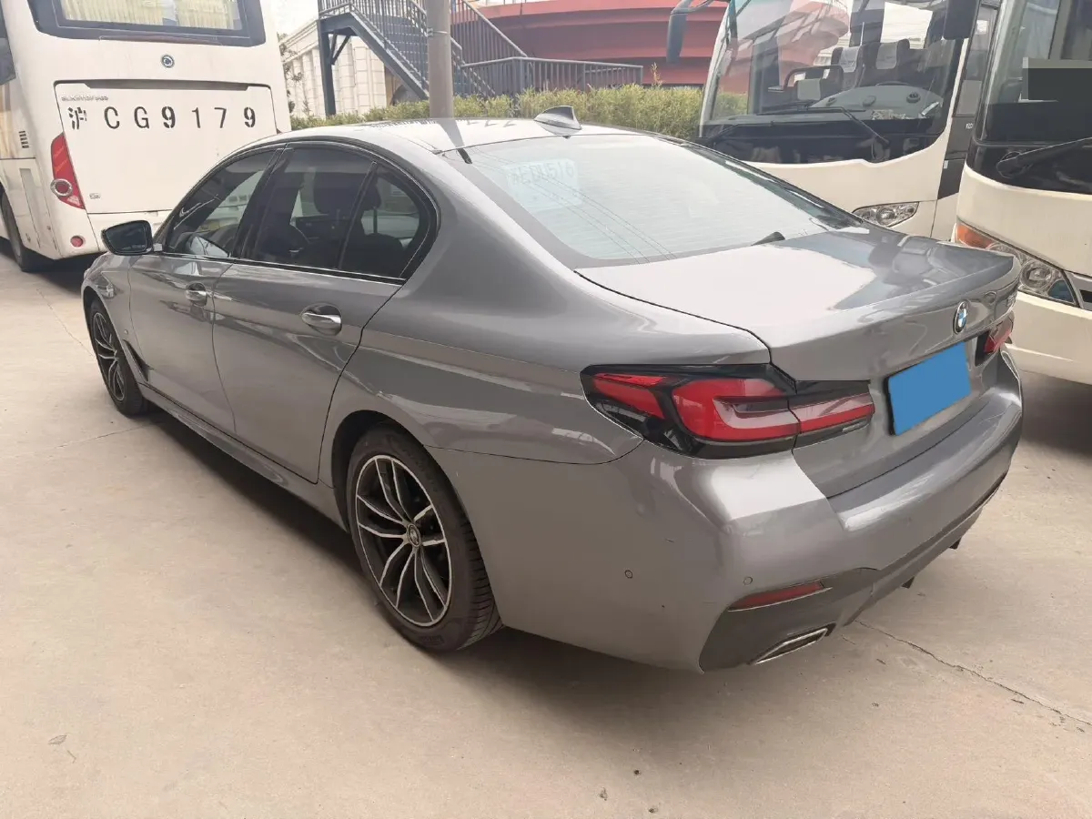 2022 BMW 5 Series 2.0T 184HP L4 8AT,autocango,china used car exporter,china ev exporter,chinese used car exporter,chinese used ev exporter